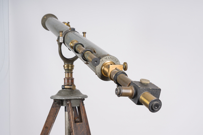 Een 6 inch refractor telescoop op houten driepikkel, Maurice Manent &amp; Secretan, Parijs, begin 20ste eeuw