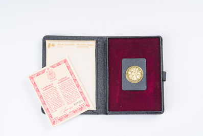 Pi&egrave;ce de 100 $ en or de 22 carats comm&eacute;morant le jubil&eacute; d'argent de la reine Elizabeth II, dat&eacute; 1977