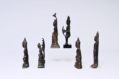 Zes votieve bronzen figuren van boeddhistische goden, Thailand en Birma, 10de eeuw en later