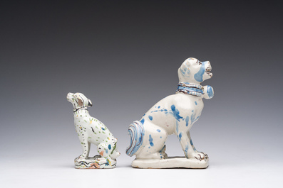 Twee polychrome aardewerken sculpturen van honden, Frankrijk, 18de eeuw