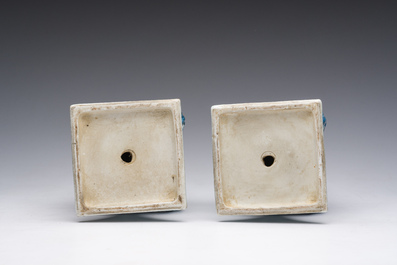 A pair of Chinese blue and white Delft style obelisks, 20th C.