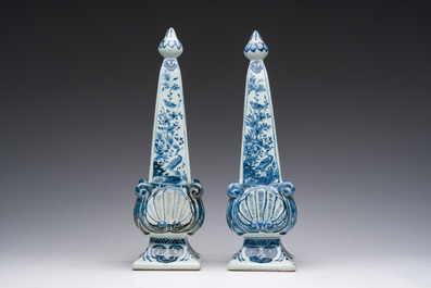 A pair of Chinese blue and white Delft style obelisks, 20th C.