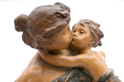 Luca Madrassi (1848-1919): M&egrave;re et enfant, terre cuite &agrave; d&eacute;cor polychrome