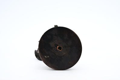 Auguste Moreau (1834-1917): P&ecirc;cheuse en garde, bronze &agrave; patine brune sur socle en bois