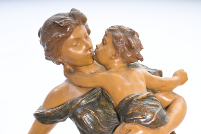 Luca Madrassi (1848-1919): M&egrave;re et enfant, terre cuite &agrave; d&eacute;cor polychrome