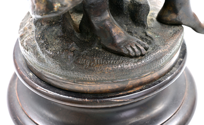 Auguste Moreau (1834-1917): P&ecirc;cheuse en garde, bronze &agrave; patine brune sur socle en bois