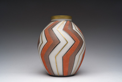 A Belgian Scailmont Art Deco opaline glass vase with gilt and heightened design, signed H. Vermont, second quarter 20th C.
