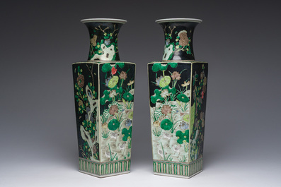 A pair of Chinese square famille noire vases with floral design, Kangxi mark, 19th/20th C.