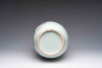 A Chinese doucai 'antiquities' vase, 19th/20th C.