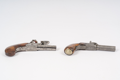 A French flint pocket pistol and a Liege percussion pocket pistol, both with engraved case lock, 19th C.