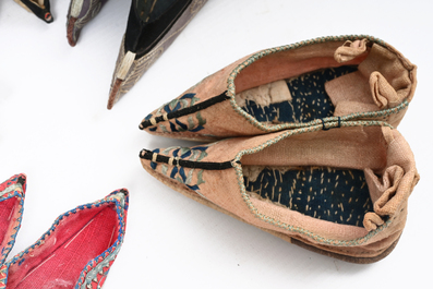 29 pairs of Chinese silk and cotton lotus shoes for bound feet, Qing and early 20th C.