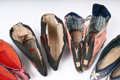 29 pairs of Chinese silk and cotton lotus shoes for bound feet, Qing and early 20th C.