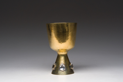 A Gothic revival gilt silver chalice with cabochons and accompanying paten, 925/000, 20th C.