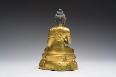 Een Chinese verguld bronzen figuur van Boeddha, 19de eeuw
