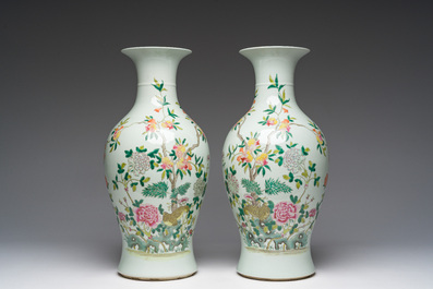 A pair of Chinese famille rose vases and a tall blue and white vase, 19th/20th C.