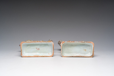 Een paar polychrome Delftse paarden, 19de eeuw