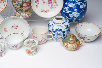 Een diverse collectie Chinees porselein, 18de/19de eeuw