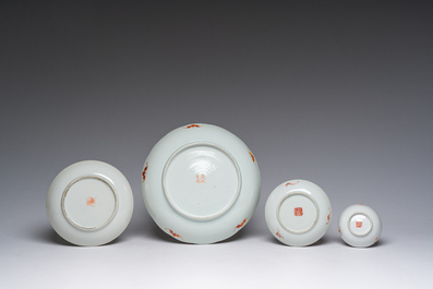 Een diverse collectie Chinees famille rose en qianjiang cai porselein, 19de eeuw