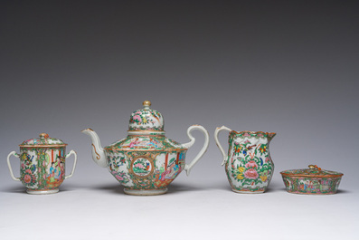 A Chinese 20-piece Canton famille rose tea service with floral design and palace scenes, 19th C.
