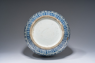 A large Chinese blue and white 'hu' vase with phoenixes and lotus scrolls, 19th C.