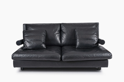 Antonio Citterio (1950): A black leather 'Baisity' sofa for B&amp;B Italia, 1980's