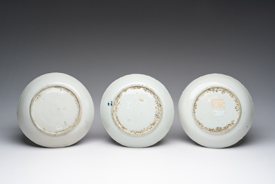 Three Chinese blue and white molded Kraak porcelain plates with double gourd designs, Wanli