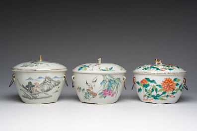 Three Chinese famille rose and qianjiang cai warming bowls and covers, 19th/20th C.