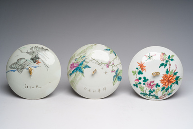 Three Chinese famille rose and qianjiang cai warming bowls and covers, 19th/20th C.