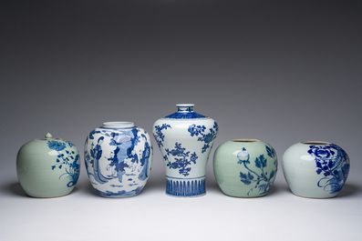 Five Chinese blue and white jars and vases with floral design and figures in a landscape, 19th/20th C.
