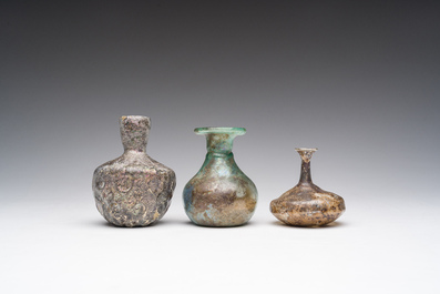 Drie Romeinse glazen flesjes, 1ste/4de eeuw