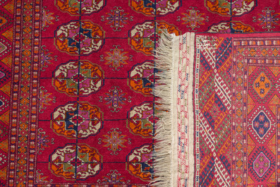 A Russian Bukhara (Boukhara) rug with elephant paw design, 20th C.