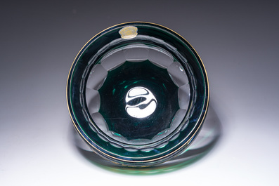 A Belgian partly green coloured crystal cut 'Danse de Flore' coupe, Val Saint Lambert, 20th C.
