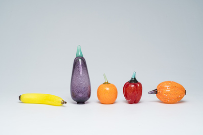 Five pieces of fruit and vegetables in coloured blown glass with a matching bowl, Gunnel Sahlin for Kosta Boda, 1990s