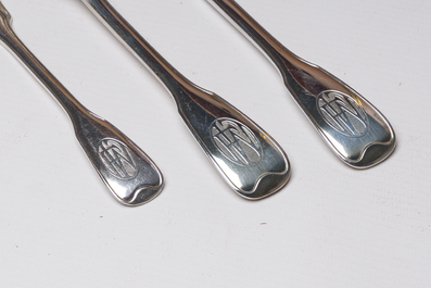 A Belgian oak cutlery case with a 227-piece silver cutlery set, 800/000, Wolfers, 20th C.