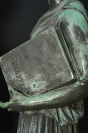 Eug&egrave;ne Louis Lequesne (1815-1887): Twee grote gepatineerd bronzen tuinbeelden van vrouwen naar de Antieken, gieterijstempel Durenne, Parijs, 19de eeuw