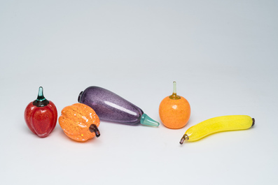 Five pieces of fruit and vegetables in coloured blown glass with a matching bowl, Gunnel Sahlin for Kosta Boda, 1990s