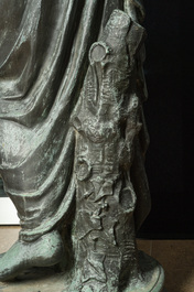 Eug&egrave;ne Louis Lequesne (1815-1887): Twee grote gepatineerd bronzen tuinbeelden van vrouwen naar de Antieken, gieterijstempel Durenne, Parijs, 19de eeuw