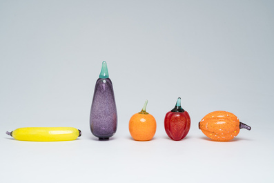 Five pieces of fruit and vegetables in coloured blown glass with a matching bowl, Gunnel Sahlin for Kosta Boda, 1990s