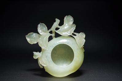 Three Chinese hardstone carvings, 19th/20th C.