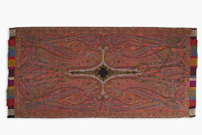 A rare Indian handwoven kani shawl with a central medallion surrounded by palmettes, Kashmir, late 19th C.