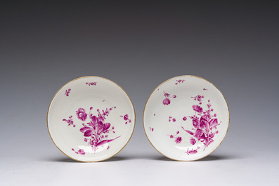 Een Duits zestien-delig cama&iuml;eu roze en verguld koffie- en theeservies met floraal decor, Frankenthal merk, 1762-1794