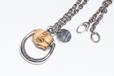 A silver Gucci necklace, a Maserati 'Potenza' wristwatch and a Grovana 'Swiss Alpine Military' wristwatch, 20th/21st C.