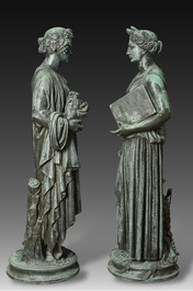 Eug&egrave;ne Louis Lequesne (1815-1887): Twee grote gepatineerd bronzen tuinbeelden van vrouwen naar de Antieken, gieterijstempel Durenne, Parijs, 19de eeuw