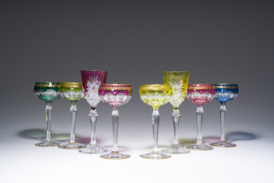 Eight partly coloured overlay cut crystal glasses, six of which with gilt design, Belgium, Val Saint Lambert, 20th C.