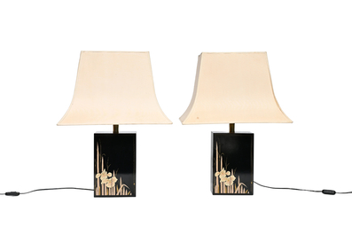 Een paar lakwerk lampen in Japanse stijl met originele kappen, Maison Le Dauphin, Frankrijk, derde kwart 20ste eeuw