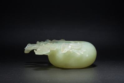 Three Chinese hardstone carvings, 19th/20th C.