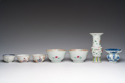 A varied collection of Chinese blue, white and famille rose porcelain, Kangxi/Qianlong