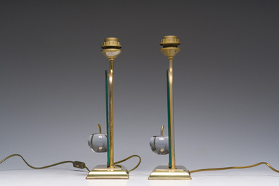 Een paar Franse 'La Pomme' tafellampen in glas en messing, Maison le Dauphin, jaren '70