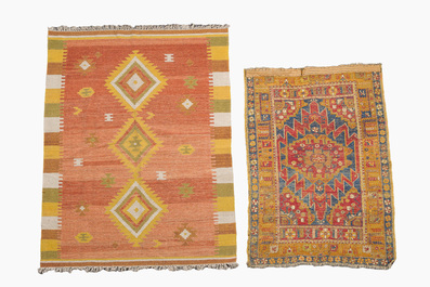 Two Turkish rugs, a.o. a Kilim, wool on cotton, mid 20th C.