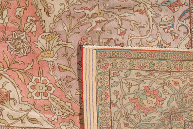 A Turkish Sivas rug with central medallion and floral design, wool on cotton, 20th C.